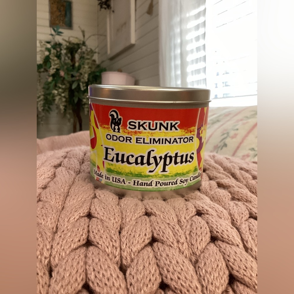 Skunk Odor Eliminator Eucalyptus Candle